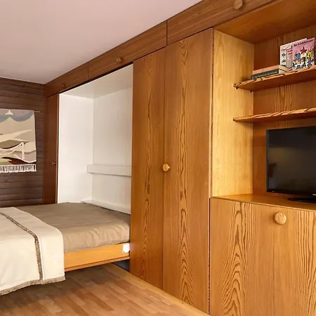 Retro Alpine - Terrace With Mountain View 아파트 로이커바드