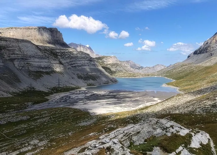 Retro Alpine - Terrace With Mountain View 로이커바드